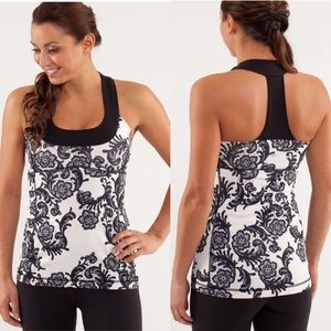 Lululemon scoop neck laceoflage tank size 4